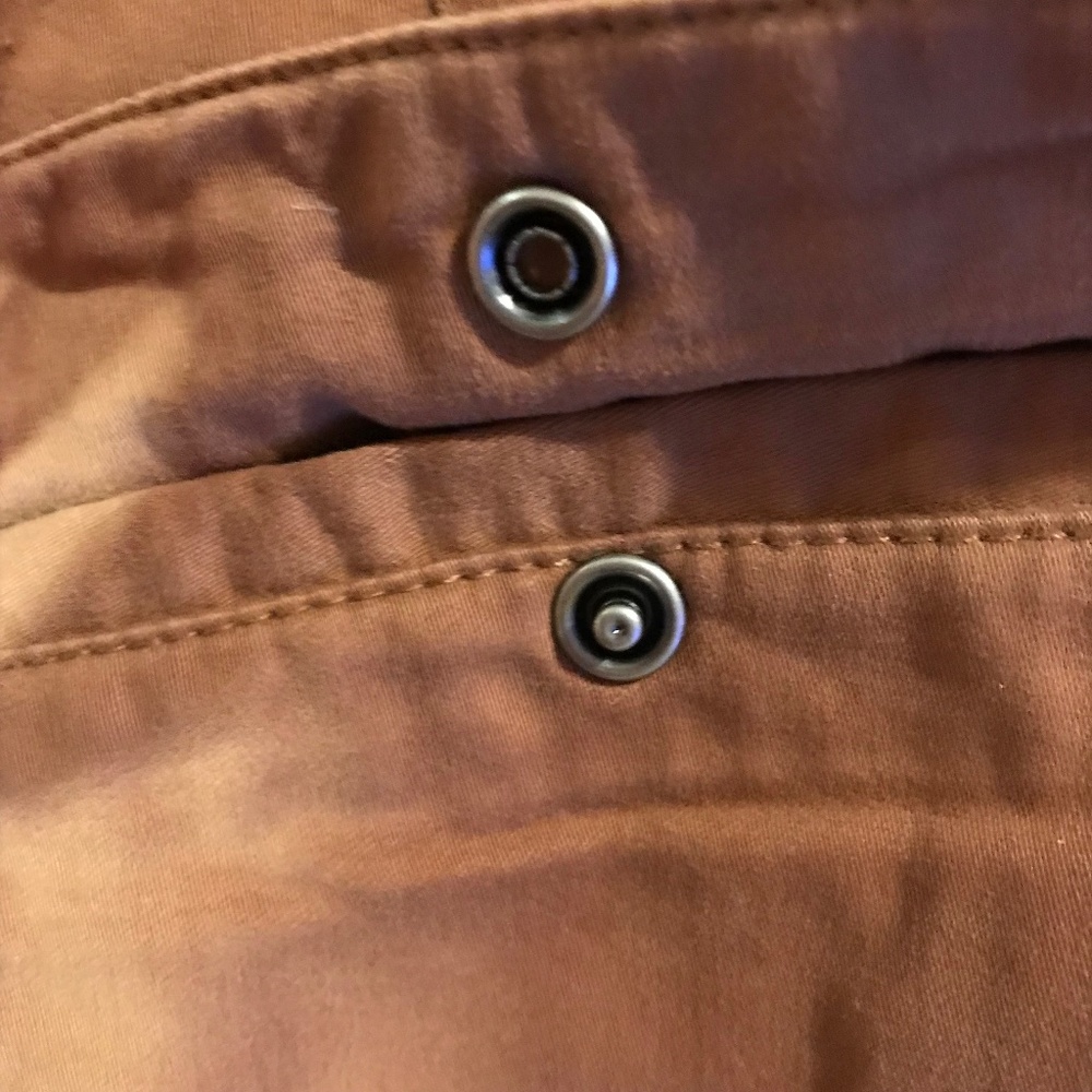 Chicos rust color capris size 0.5 or conventional size 6 like new - Picture 5 of 6